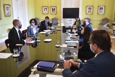 Dura reacción opositora ante la presentación de renuncias en el Gobierno: Elisa Carrió dijo que es “un clásico golpe”