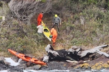 Dos kayakistas fueron rescatadas en Playa Larga