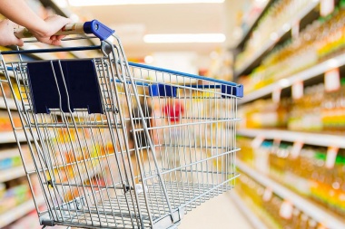 Con el dólar cerca de $60, los supermercados ya reciben listas con aumentos de 15% promedio
