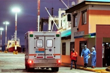 Operativo sanitario ante la llegada a Ushuaia de un buque pesquero con casos sospechosos de covid-19