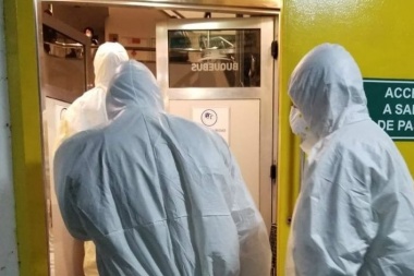 La odisea de un periodista que viajó en el Buquebús con el pasajero infectado: "Hicieron todo lo posible para que nos contagiemos"