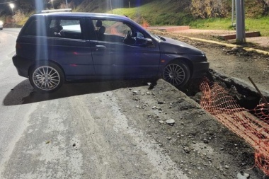 Conductor en estado de ebriedad terminó en una zanja