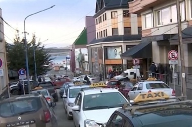 Taxistas y remiseros de Ushuaia retomaron movilizaciones en contra del “transporte ilegal”