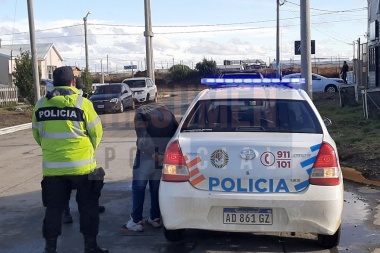 Detenido por violar la cuarentena y toser en la cara a los policías