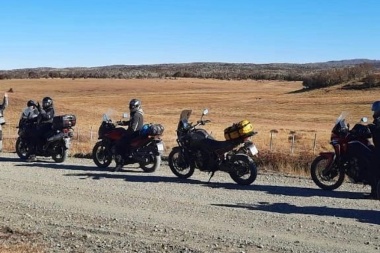 Más de 500 motoqueros de diversas partes del mundo participan de un encuentro en Ushuaia