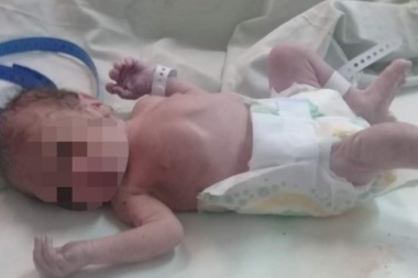 Policías héroes: hallaron a un bebé sin signos vitales en una bolsa y lo reanimaron