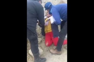 Drama en la toma en Ushuaia: una mujer se descompensó y tuvo que ser asistida
