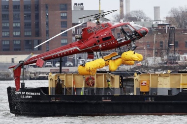 El helicóptero de Nueva York se habría caído por el mal movimiento de un pasajero