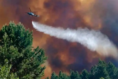 Neuquén: cayó un helicóptero que combatía incendios y hay dos muertos