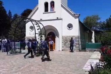 El Bolsón: grupo mapuche ocupó una parroquia y tomó a cura de rehén