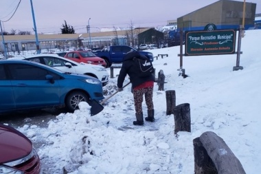 Imputado pagará su pena barriendo la nieve en Ushuaia