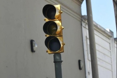 Por problemas de servicio eléctrico algunos semáforos están fuera de servicio