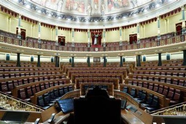 Los senadores proponen un impuesto a los bienes en el exterior para pagarle al FMI