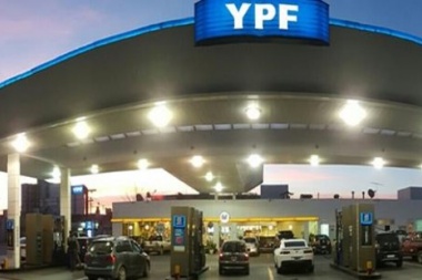 YPF bajó los combustibles