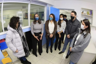 Carla Vizzotti recorrió el Centro Municipal de las Infancias y Mamá Margarita