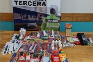 Allanaron a un portero que vendía artículos de librería robados de su escuela