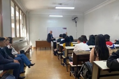 Alberto Fernández volvió a dar clases de Derecho en la UBA