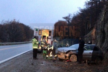 Se quedó dormido al volante e impactó contra la montaña