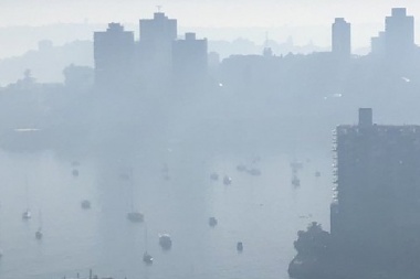 Una argentina en el humo de Sidney: vive como si fumara 34 cigarrillos por día
