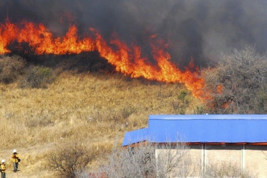 Incendios forestales: las llamas avanzan en Santa Fe, Entre Ríos, San Luis y Tucumán.