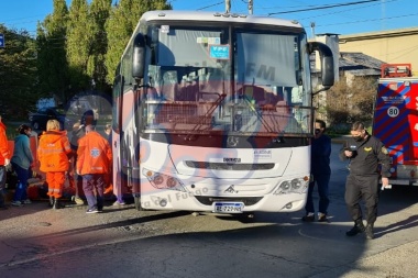 Mujer con lesiones graves tras ser atropellada por un colectivo