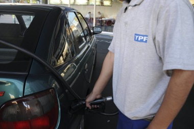 El Gobierno autorizó un aumento de 4% en combustibles