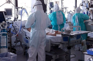 Médicos de terapia intensiva en alerta: "Estamos colapsados; somos cada vez menos"