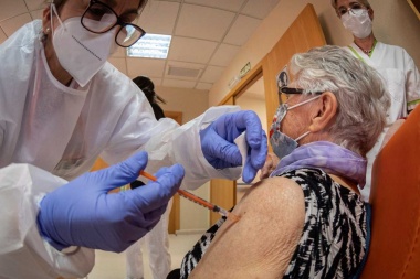 Covid-19: Se comenzará a vacunar a personas de 65 años en adelante