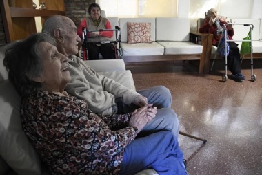 La nueva vida de los abuelos que habían sido abandonados en Rosario: “La nuestra es una historia para el corazón”