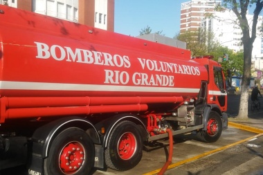 Llegó el nuevo camión cisterna adquirido por Bomberos Voluntarios de Río Grande