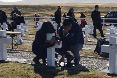 Histórico: familiares de los 90 caídos en Malvinas les rindieron homenaje