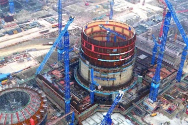 Crece el debate por la central atómica comprada a China
