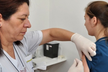 Denuncian que faltaron vacunas en 2018 y que ahora hay demoras, pero Salud lo niega