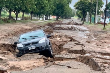 Más de 200 evacuados y crecida de ríos por un fuerte temporal de lluvia en Córdoba