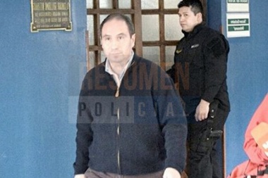 Acusan a empresario detenido por abuso sexual de tomar contacto con las víctimas a través de su abogada