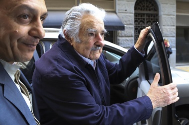 Mujica: "En vez de traer 100 mil cagadores argentinos, preocupémonos de que los nuestros inviertan"