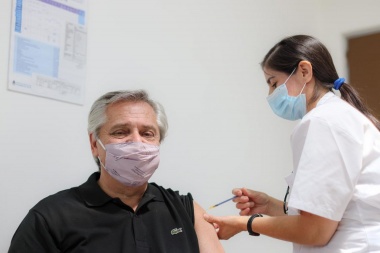 Alberto Fernández recibió la vacuna Sputnik V-