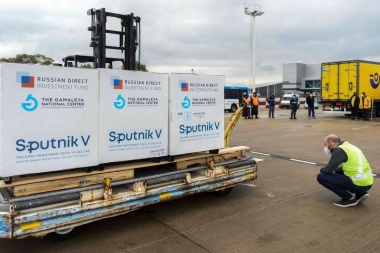 Llegó un nuevo vuelo de Aerolíneas Argentinas con 300.000 vacunas Sputnik V