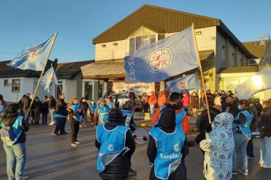 Manifestación de ATSA en las puertas del Hospital Regional Río Grande
